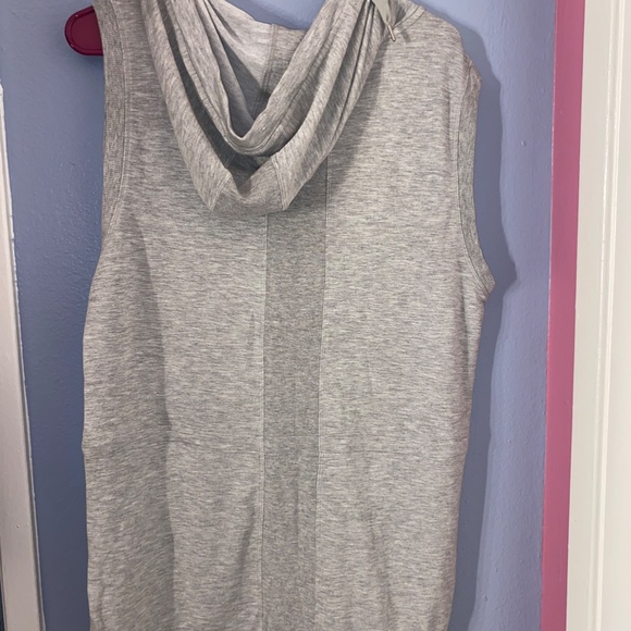 TJ MAXX ATHLEASURE TOP (M) - Picture 2 of 2